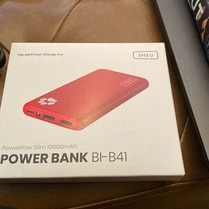 NWT Power paw slim 1000 power bank